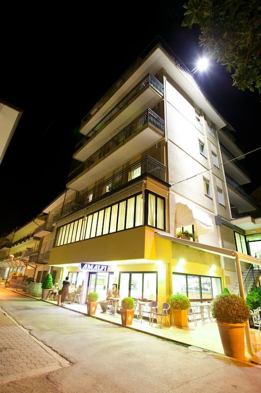 Hotel Amalfi Беллария-Иджеа-Марина Экстерьер фото